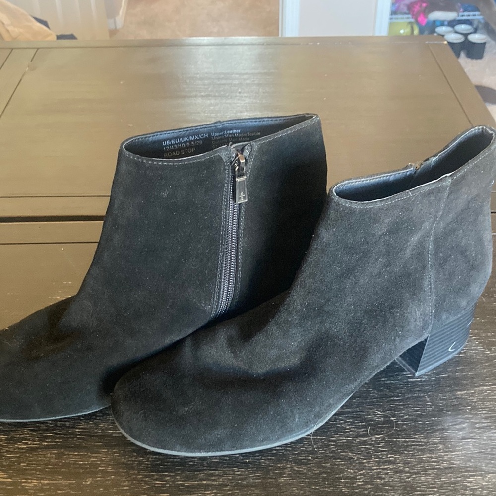 Kenneth Cole Reaction Suede Boots size 9.5